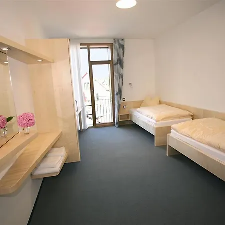 Otel Bildungshaus Schloss Retzhof